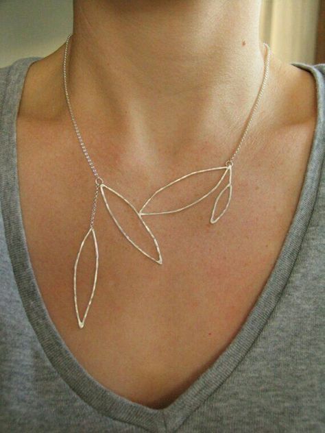 . Jewelry Cleaning, Earrings Hoops, Silver Jewelry Handmade, Leaf Necklace, Bijoux Diy, Schmuck Design, Metal Jewelry, Wire Jewelry, Handmade Necklaces