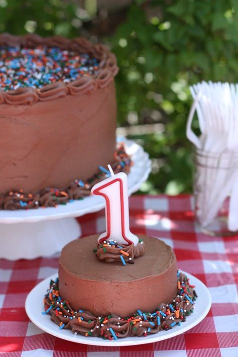 Frosting Fudge, Birthday Cake For Boys, Chocolate Cake Icing, Cherry Chip Cake, Vanilla Layer Cake, Sour Cream Chocolate Cake, Completely Delicious, Easy Fudge, Vanilla Birthday Cake