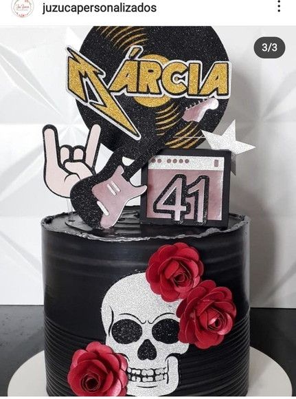 Topo de bolo no tema Rock roll    Para personalizar, nos informe pela caixa de diálogo do Elo7, o nome e idade do aniversariante depois de adquirir o produto. Se possível enviar também o tamanho do bolo ( diâmetro e altura) pois assim poderemos ajustar o topo com mesmo.    Nosso prazo de confecção é o anunciado na página do produto.    Clique em comprar para saber o VALOR DO FRETE. Se decidir por não concretizar a compra, basta cancelar o pedido sem custo.    Podemos fabricar outros modelos. Par Bolo Rock, Rock & Roll, Rock Roll, Punk Rock, Rock And Roll