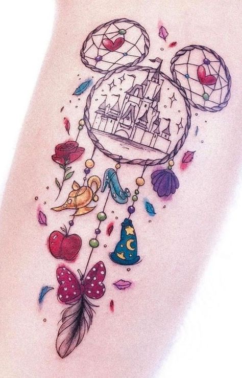 Filtro dos sonhos Disney|#tattoo #handtattoo #tattoos #tattooart 722 Dream Catcher Disney Tattoo, Disney Dreamcatcher Tattoo Ideas, Disney Tattoos Hand, Disney Dream Catcher Tattoo, Watercolor Disney Tattoo, Disney Dream Catcher, Disney Thigh Tattoo, Disney Watercolor Tattoo, Disney Inspired Tattoos