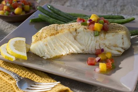 Instant Pot Halibut: A Guide To Help You Cook! via @missvickiecom Tilefish Recipe, Tile Fish Recipe, How To Cook Halibut, Halibut Recipes, Better Food Choices, Clam Recipes, Instant Pot Dinner Recipes, Insta Pot, Instapot Recipes