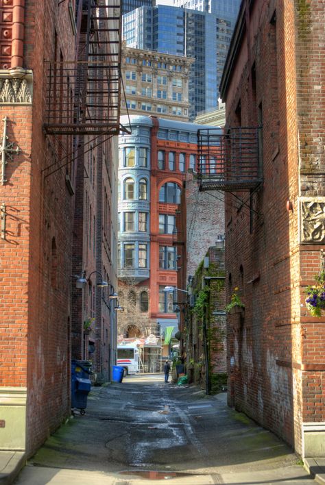 Alley - Seattle Seattle Suburbs, Post Alley Seattle, Seattle Street Art, Vintage Seattle Photos, Public Market Seattle, North West, Pacific Northwest, Travel Dreams, Vintage Photos