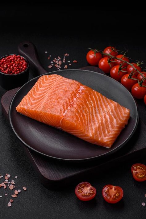 Fresh raw salmon red fish fillet with salt and spices royalty free stock photos Kitchen Blackboard, Raw Salmon, Salmon Red, Golden Fish, Moon Calendar, Fresh Spices, Fish Fillet, Red Fish, Photographing Food