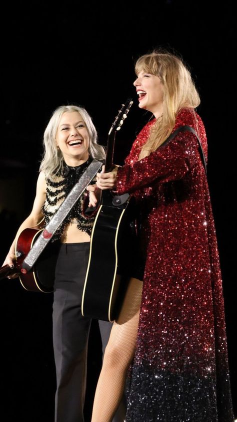 Phoebe Bridgers And Taylor Swift, Swift Tour, Phoebe Bridgers, Music Taste, Red Taylor, Swift 3, Taylor Swift Pictures, Taylor Alison Swift, Friends Photography