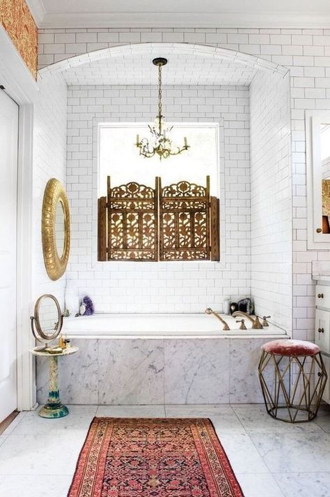 Classic Colorful Moroccan and Persian Rugs in Bathrooms and Kitchens – South Shore Decorating Blog Shabby Chic Bathroom Decor Ideas, Rug In Bathroom, Bathroom Main, Baños Shabby Chic, Chic Bathroom Decor, Eclectic Bathroom, Shabby Chic Bathroom, White Subway Tile, Boho Bathroom