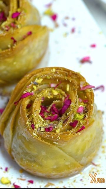 Yum on Instagram: "Rose Baklava #tasty #desserts #yum" Baklava Latte, Baklava Wedding, Baklava Roses, Rose Baklava, Persian Sweets, Bakery Inspiration, Greek Baklava, Baklava Cheesecake, Greek Pastries