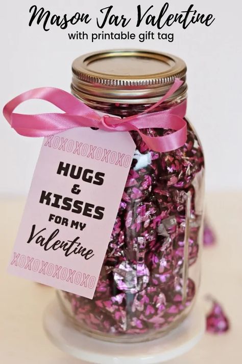 Mason Jar Gift Tags, Hershey Kiss Valentine, Valentine Mason Jar, Mason Jar Gifts Diy, Diy Valentines Day Gifts For Him, Saint Valentin Diy, Valentines Bricolage, Friend Valentine Gifts, Valentines Day Gifts For Friends