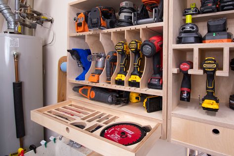 Diy Cordless Tool Storage, Cordless Tool Storage, Pocket Hole Joinery, Tool Storage Cabinets, Garage Atelier, Power Tool Storage, Garage Workshop Organization, Workshop Layout, Workbench Plans Diy