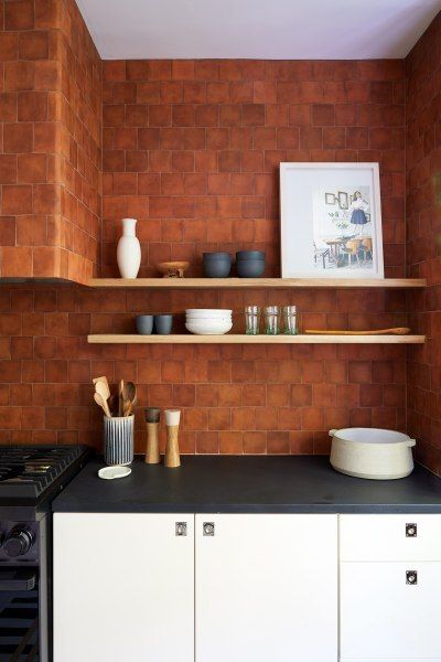 terra cotta tile kitchen backsplash//open shelving Terra Cotta Kitchen, Terracotta Kitchen, Brooklyn Kitchen, 1960s Furniture, Black Countertops, Classic Tile, Built In Furniture, Terracotta Tiles, Kitchen Marble