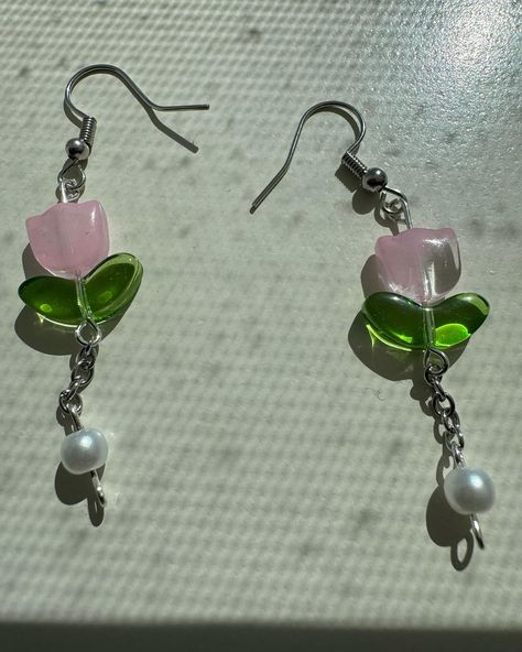 Tulip Earrings, April 16, Etsy Handmade, Handmade Earrings, Tulips, Beaded Jewelry, Hobbies, Beads, Flowers