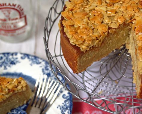 Swedishfood.com's recipe for classic Swedish tosca cake is courtesy of none other than Great British Bake Off winner Edd Kimber. Try it! Caramelised Almonds, Tosca Cake, Swedish Almond Cake, Butter Sponge Cake, Edd Kimber, Finnish Recipes, Swedish Chef, Cake Base, Norwegian Food