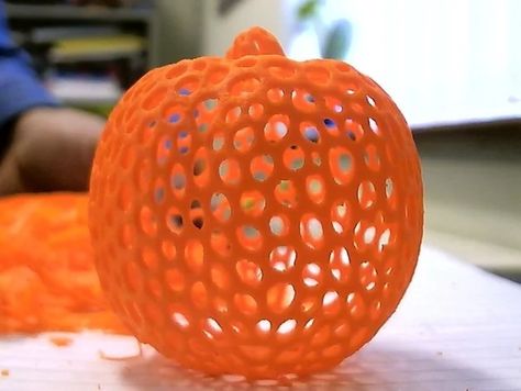 Pumpkin - Voronoi Style: Best printed in orange plasic.Enjoy Halloween with your 3D-Printer. You can choose from multiple pumpkins. Thanks to Aunt Daisy for providing the pictures of the printed pumpkin! Maker Labs, Halloween 3d, Caramel Apples, 3d Print, 3d Printer, Pumpkins, Trunk, 3d Printing, Printer