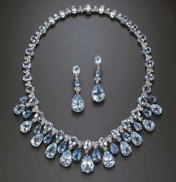 A SUITE OF BLUE TOPAZ AND DIAMOND JEWELRY Blue Jwellary, Blue Diamond Necklace, Jewellery Shops, Inexpensive Jewelry, Topaz Jewelry, Blue Stones, Aquamarine Jewelry, Fancy Jewellery, Expensive Jewelry