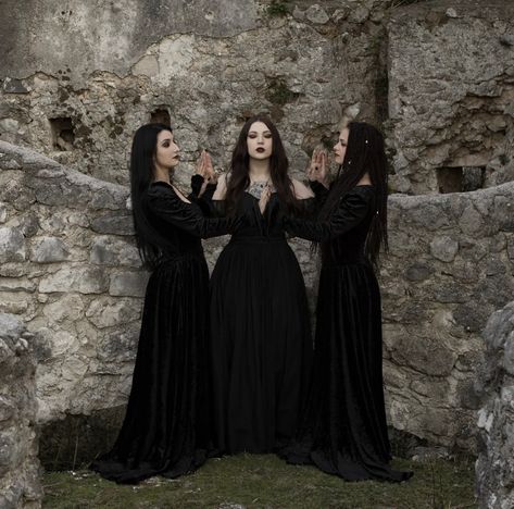 Gothic Bridesmaids, Shakespeare Macbeth, Weird Sisters, Goth Wedding, Gothic Wedding, October Wedding, Hand In Hand, William Shakespeare, Wedding Bridesmaid Dresses