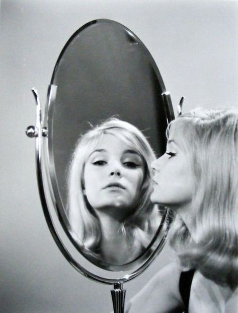 Mirror Reference Photo, Girl Looking In Mirror, Woman Looking In Mirror, Looking Into Mirror, Reflection Drawing, Yvette Mimieux, Mirror Drawings, Mirror Photography, Reflection Art