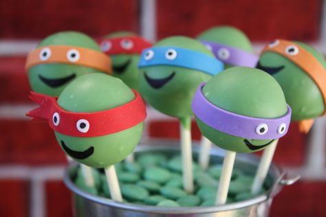 Cake pops at a Teenage Mutant Ninja Turtle Party #tmnt #party #cakepops Ninja Turtle Cake Pops, Tmnt Cake, Button Cake, Turtle Birthday Parties, Cake Pop Designs, Tmnt Birthday, Ninja Turtles Birthday Party, Tmnt Party, Ninja Turtle Cake