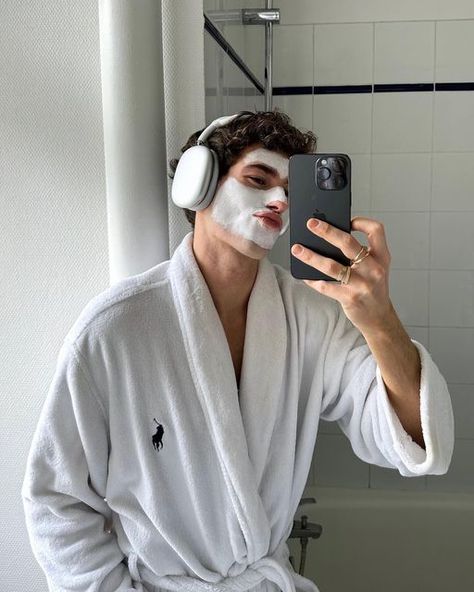 Nathan Joseph Graff on Instagram: "Friday, self care 🧖🏻 (not an ad)" Friday Self Care, Grayson Aesthetic, Take Care Of Your Skin, Airpods Max, 10th Grade, Model Aesthetic, Aesthetic Boy, Pretty Skin, Boy Photography Poses