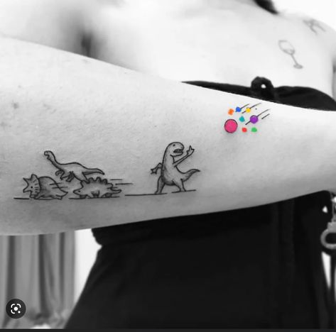 Crazy Tattoos Ideas, Family Dinosaur Tattoo, Cartoon Dinasour Tattoo, Animals With Knives Tattoos, Small Dino Tattoos, Dino Tattoo Cute, Cute Dinosaur Tattoo, Small Dinosaur Tattoo, Tattoo Dinosaur