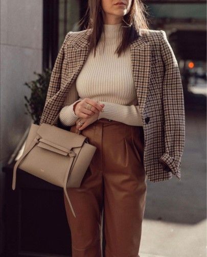 Brown Leather Pants Outfits, Style Brown Leather Pants, Brown Leather Pants Outfit, Leather Pants Outfits, Plaid Blazer Outfit, Brown Pants Outfit, Summer Business Casual Outfits, Brown Leather Pants, Blazer Outfits Casual