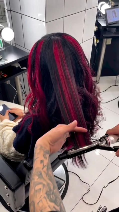 Red Halo Hair, Red Hair Streaks, Black Hair With Red Highlights, Red Hair Looks, Skunk Hair, Red Hair With Highlights, Black Red Hair, Red Ombre Hair, Strawberry Blonde Hair Color