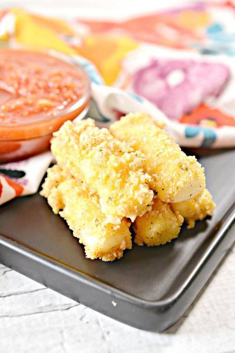 Air Fryer Cheese Sticks, Keto Fish Sticks, Keto Mozzarella Sticks, Air Fryer Cheese, Low Carb Air Fryer, Air Fryer Recipes Low Carb, Keto Fish, Snacks Appetizers, Bariatric Eating