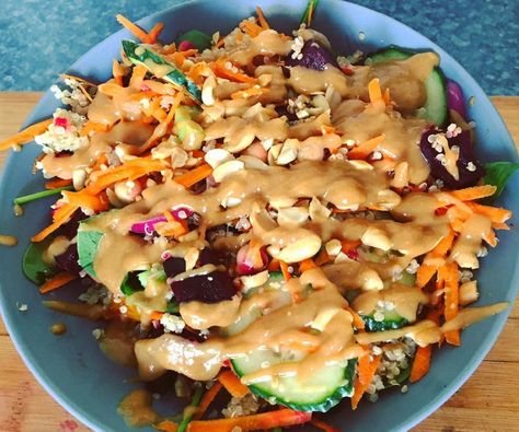 Satay Dressing, Rainbow Quinoa Salad, Thai Satay, Lunch For The Week, Healthy Mummy Recipes, Mummy Recipes, Butter Chicken Curry, Super Salads, Rainbow Salad