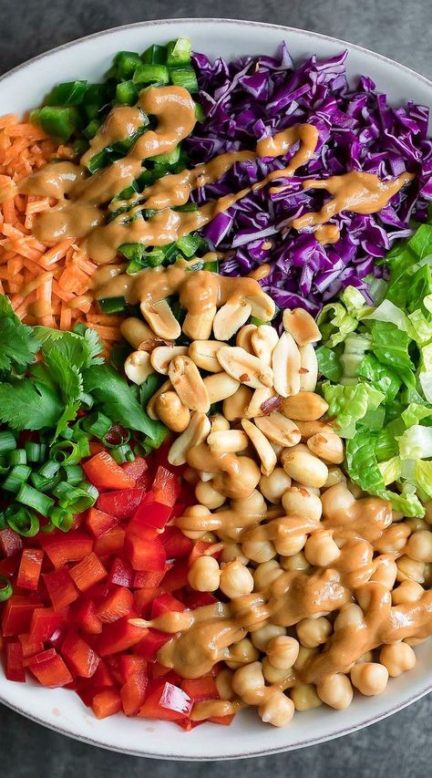 Salad With Peanut Dressing, Peanut Dressing, Chickpea Recipes, Veggie Salad, Chickpea Salad, Salad Dressing Recipes, Healthy Salad Recipes, Arugula, Vegetarian Dishes