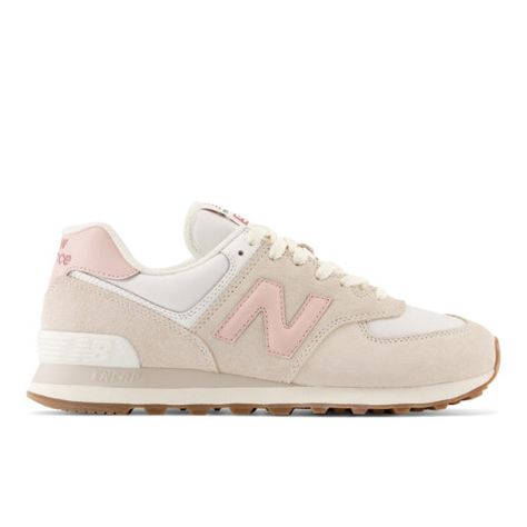 New Balance 574 White, New Balance Womens Shoes, Preppy Shoes, Shoe Wishlist, Cute Sneakers, Utila, New Balance 574, Hype Shoes, Sneakers Mode