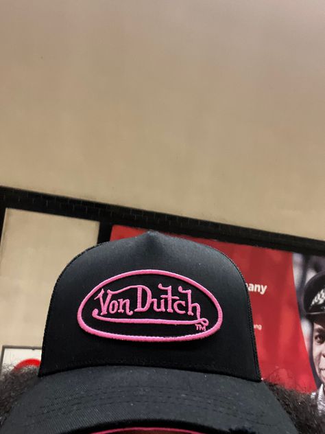 Von Dutch Cap, Casquette Von Dutch, Von Dutch Hat, Cute Beanies, Von Dutch, Pink Aesthetic, Animal Pictures, Eye Makeup, Black Pink