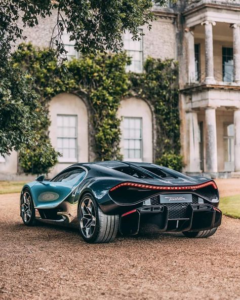 Motocross Love, Automobile Engineering, New Sports Cars, Bugatti Cars, Exotic Sports Cars, Bugatti Chiron, Best Luxury Cars, Bugatti Veyron, Futuristic Cars