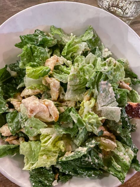 Cesar Salad With Chicken, Chicken Caesar Salad Aesthetic, Dressing Recipes Salad, Salad Dressing Healthy, Fat Loss Meals, Salad Aesthetic, Dressing Healthy, Being Jealous, Zero Calorie Foods