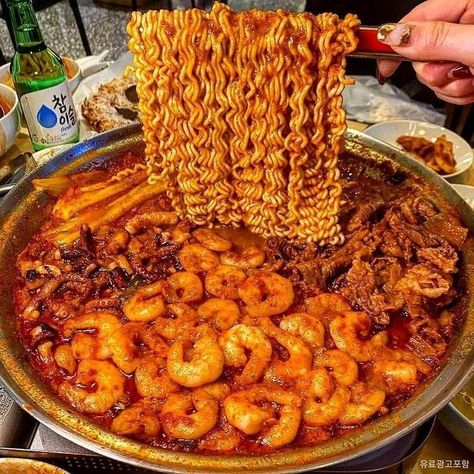 Testy Food, Shrimp Ramen, Food Chinese, Homemade Foods, Good Things In Life, Spicy Ramen, Soul Food Dinner, Junk Food Snacks, Food Babe