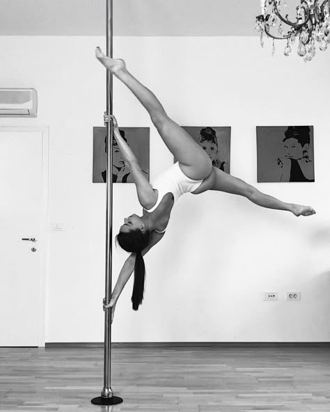 Pole Poses Photo Shoots Beginner, Pole Dance Shapes, Pole Ayesha, Pole Photoshoot Poses, Pole Dance Photoshoot, Pole Dance Poses, Pole Dance Photography, Pole Poses Photo Shoots, Pole Photoshoot