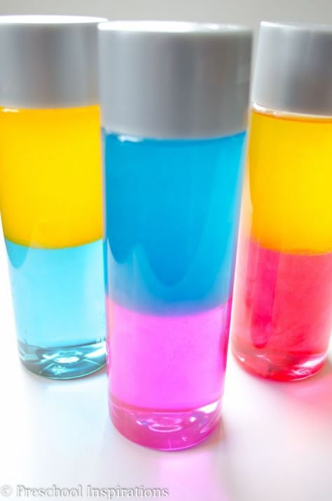 How to Make Color Changing Sensory or Discovery Bottles by Preschool Inspirations  - repinned by @PediaStaff – Please Visit  ht.ly/63sNt for all our pediatric therapy pins Home Made Sensory Bottles, Sensory Bottles With Corn Syrup, Fun Art For Toddlers, Oil And Water Sensory Bottle, Sensory Bottles Preschool, Preschool Inspirations, Vetenskapliga Experiment, Calm Down Jar, Preschool Sensory