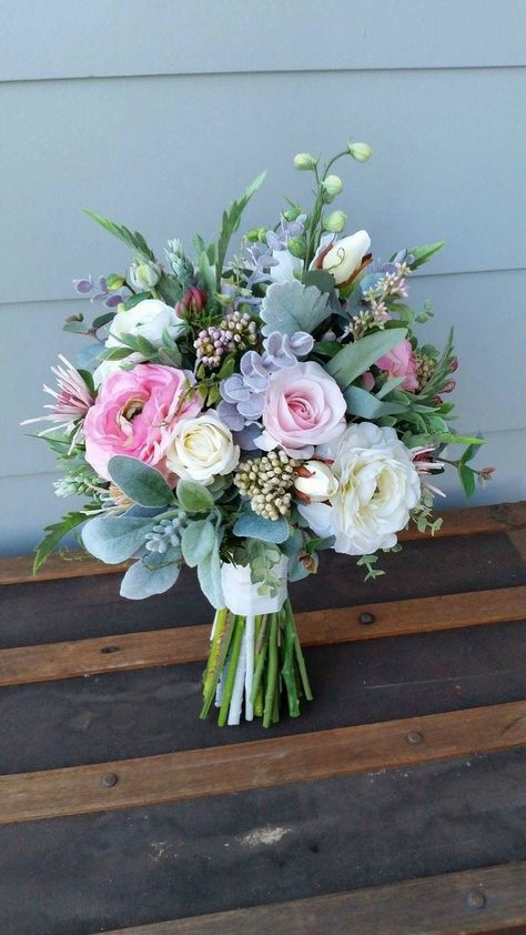 Unique Bridal Bouquets Ideas, Rustic Flower Bouquets, Faux Bridal Bouquet, Boho Bouquets, Ivory Bouquet, Homecoming Flowers, Faux Bouquet, Bouquets Ideas, Unique Bridal Bouquets