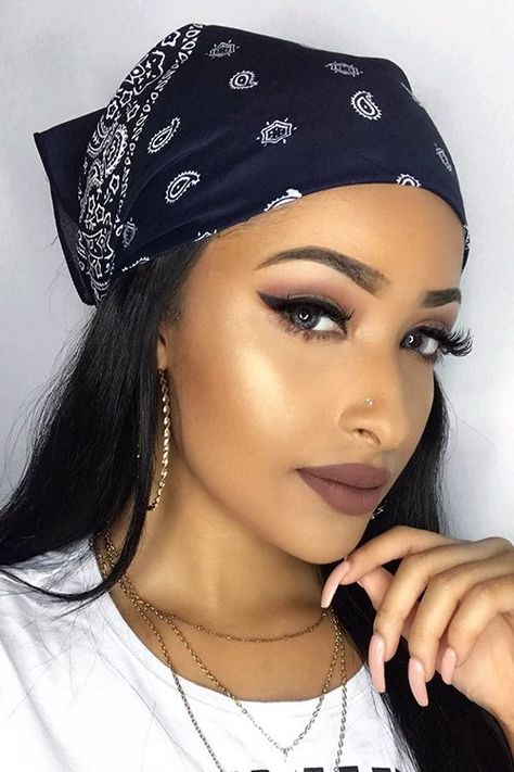 30+ Stylish Bandana Hairstyles that Look Great on Anyone 17 Cute Bandana Hairstyles, Bandana Hairstyles For Long Hair, Beyonce Hair, Bandana Girl, Hairstyle Youtube, Bandana Headband, Face Swaps, Bandana Styles