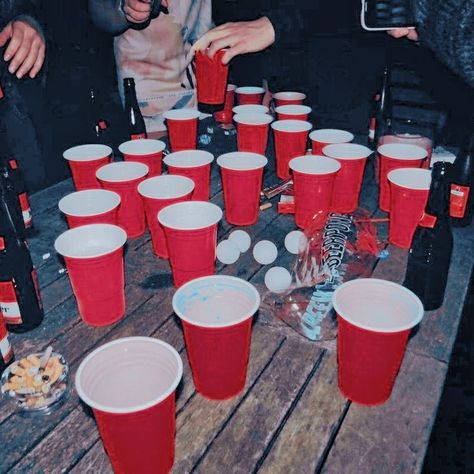 Red Cups Party Aesthetic, Red Solo Cup Aesthetic, Red Cup Party, American Prom, Nye 2024, Euphoria Party, Red Grass, American Party, Red Solo Cup