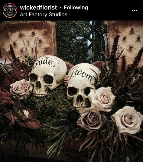 Skull Centerpieces Wedding, Dark And Elegant Wedding, Gothic Wedding Venue Ideas, Spooky Vow Renewal, Gothic Boho Wedding Decor, Goth Centerpieces Wedding, Coffin Archway Wedding, Goth Bridal Party, Skull Themed Wedding