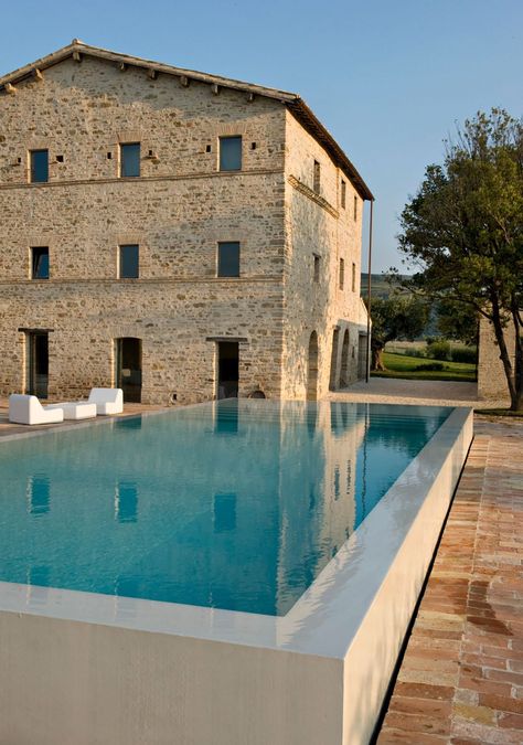 Minimalist Pool, Piscina Interior, Italian Farmhouse, Best Of Italy, Swimming Pool Designs, Architecture Inspiration, Pool Design, Italy Vacation, Stone House