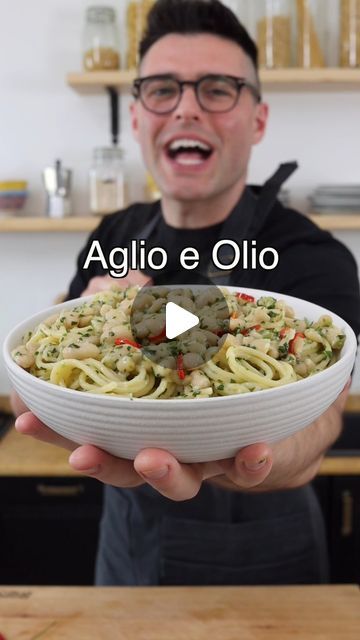 Nico Pallotta on Instagram: "White Bean Aglio e Olio ⭐️ RECIPE + SUBSTITUTIONS: https://theplantbasedschool.com/white-bean-aglio-olio/ White bean aglio olio pasta is our take on classic spaghetti aglio olio. The beans add a wonderful flavor, superb nutrition, and a creamy texture to this delicious dish. You can make this simple recipe in the time it takes to cook the pasta with simple pantry staples. It's an excellent, tasty, and budget-friendly family dinner! ⭐️ INGREDIENTS: WHITE BEAN AGLIO OLIO SAUCE ⅓ cup (70 grams) extra virgin olive oil 3 cloves garlic minced 1 small red chili finely chopped, or 1 - 2 teaspoons red pepper flakes. Adjust to your liking. 2 handfuls parsley finely chopped 1 can (15 ounces) (230 grams) cannellini beans ¼ teaspoon salt PASTA 12 ounces (340 grams) spa Aglio E Olio Recipes, Olio Pasta, Aglio E Olio Recipe, Ribbon Pasta, Spaghetti Aglio Olio, Dinner Ingredients, Spaghetti Aglio, Aglio E Olio, Simple Pantry