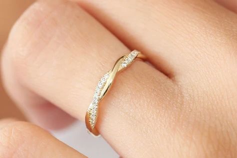 Unique Gold Rings, Infinity Diamond Ring, Gold Finger Rings, Gold Rings Simple, Diamond Eternity Ring, Indian Jewellery Design Earrings, Gold Rings Fashion, Gold Ring Designs, Gold Jewelry Simple