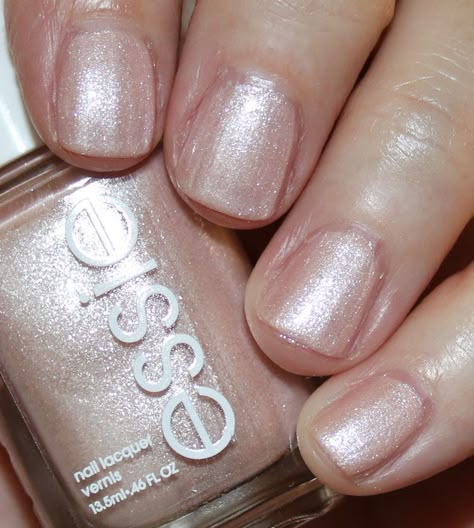 Wedding Nail Colors, Shimmer Nail Polish, Nail Shimmer, Simple Nail Art Designs, Essie Nail, Neutral Nails, Valentine's Day Nails, Super Ideas, Nail Polish Colors