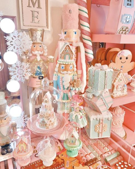 Land Of Sweets Christmas Decorations, Pastel Pink Christmas Aesthetic, Pastel Nutcracker Christmas, Pastel Christmas Party, Pastel Christmas Decorations Diy, Pink Gingerbread Christmas Decor, Pinkmas Party, Pastel Candy Christmas Tree, Pastel Gingerbread Christmas Decor