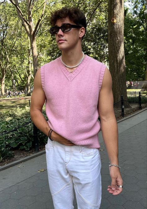 Pink Tank Tops Outfit, Sweater Vest Outfit Mens, Lacoste Outfit, Vest Outfits Men, Look 80s, Sweater Vest Outfit, Noah Beck, Tank Top Outfits, Summer Attire