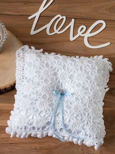 Crochet Ring Pillow, Wedding Crochet Patterns, Flowers Ring, Wedding Ring Cushion, Crochet Wedding Dresses, Wedding Pillow, Crochet Ornament Patterns, Sewing Crochet, Crochet Rings