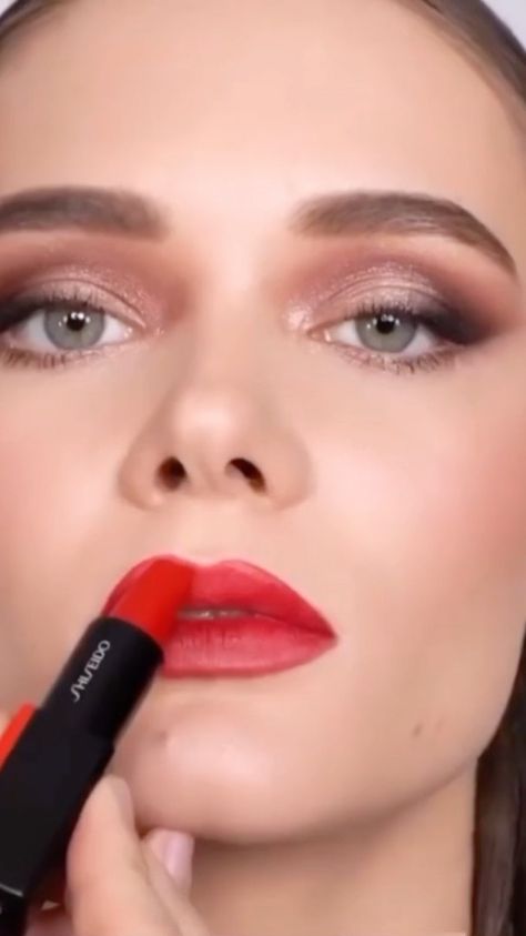 Our SHISEIDO muses show us their go-to lip for #NationalLipstickDay. Comment below yours. Products shown: LacquerInk Lip Shine in Techno Red ModernMatte Powder Lipstick in Night Life LipLiner InkDuo in Rosewood LacquerInk Lip Shine in Red Flicker ColorGel Lip Balm in Bamboo ShimmerGel Gloss in Hakka Mint @denis_kartashev @isabelyrosado @jonetwmakeup @marianna_mukuchyan @kentoutsubo @chrystelleaudette #ShiseidoMakeup #JapaneseBeauty [...] The post SHISEIDO: Our SHISEIDO muses show us their go-to Shiseido Lipstick, Shiseido Makeup, National Lipstick Day, Powder Lipstick, Lip Shine, Show Us, Lip Liner, Lip Balm, Boundaries