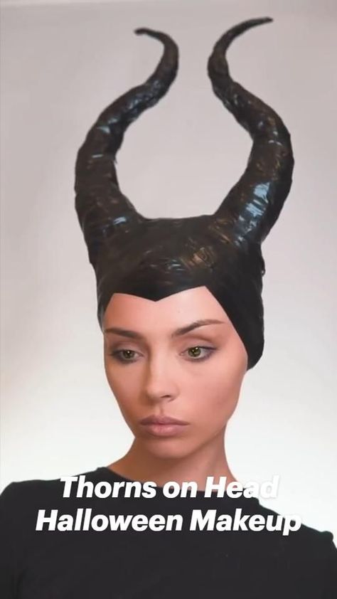 Maleficent Halloween Costume, Halloween Costumes Women Scary, Maleficent Halloween, Halloween Make-up Looks, Halloweenský Makeup, Maleficent Costume, Diy Costumes Women, Diy Halloween Costumes For Women, Amazing Halloween Makeup