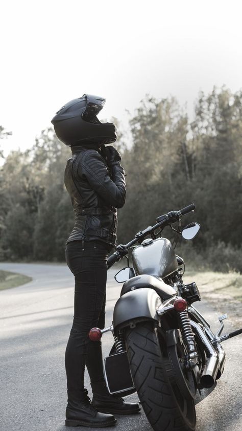 Best Motorcycle Pants for Women Motorcycles For Women, Мотоциклы Harley Davidson, Female Motorcycle Riders, Carros Vintage, Мотоциклы Cafe Racers, Motorcycles And Scooter, Bike Photoshoot, Motorbike Girl, Motorcycle Riders