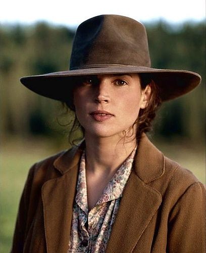 The Falls Winter Dress Ideas, Julia Ormond, A Well Traveled Woman, Legends Of The Fall, Wilde Westen, Love Hat, Winter Dress, Vintage Winter, Turbans