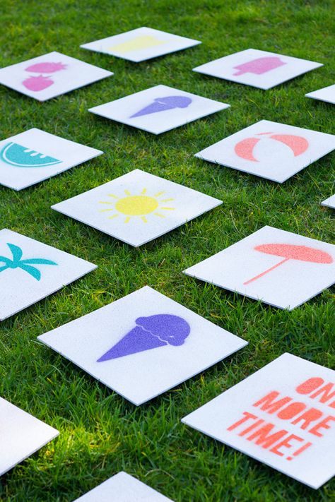 Take the fun (& learning!) outdoors with this DIY giant matching game! Honest Tip: Use non-toxic, VOC-free paint. | via StudioDIY Outdoor Wedding Games, Diy Yard Games, Outdoor Party Games, Free Stencils Printables, Diy Outdoor Weddings, Tricia Guild, Fun Outdoor Games, Giant Games, Yard Games